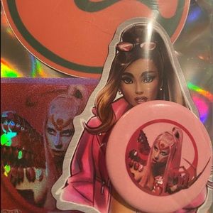 PROMOTIONAL SET ARIANA LADY GAGA MINT !!